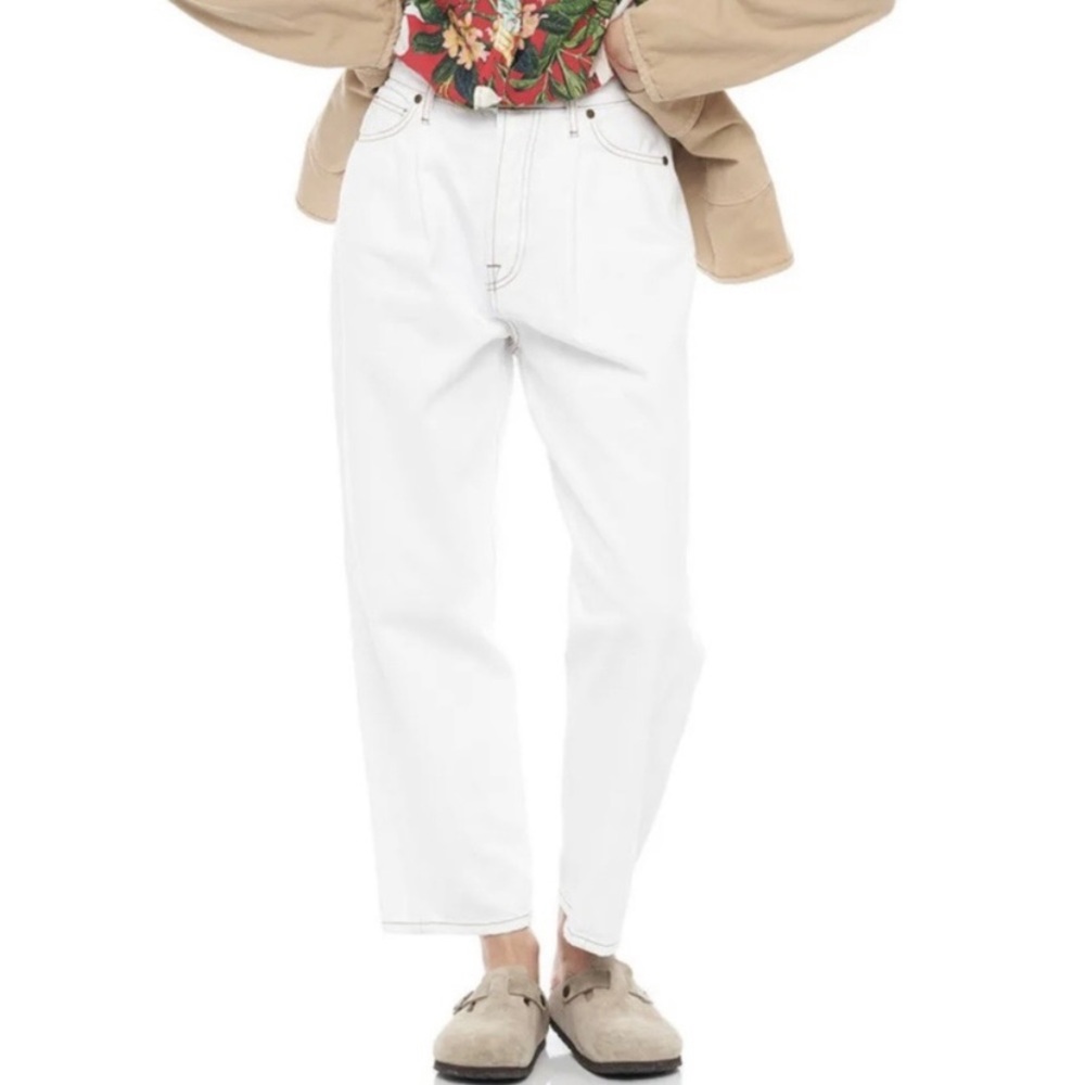 High-Rise White Women's Jeans — Straight Relaxed Fit
